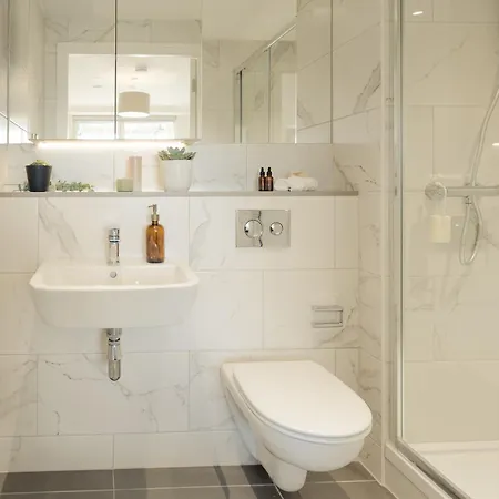 Luxury Cherrywood 18 *